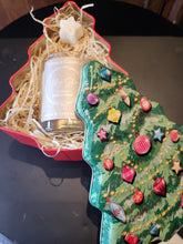 Load image into Gallery viewer, Christmas Gift Tin, Nollaig Shona # Happy Christmas