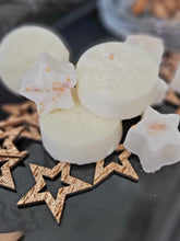 Load image into Gallery viewer, Christmas Wax Melts set of 10 pcs in bag
