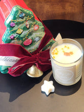 Load image into Gallery viewer, Christmas Gift Tin     Beannachtaí an tSéasúir # Season Greetings

