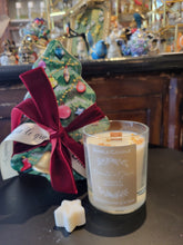 Load image into Gallery viewer, Christmas Gift Tin Nollaig Shona # Happy Christmas
