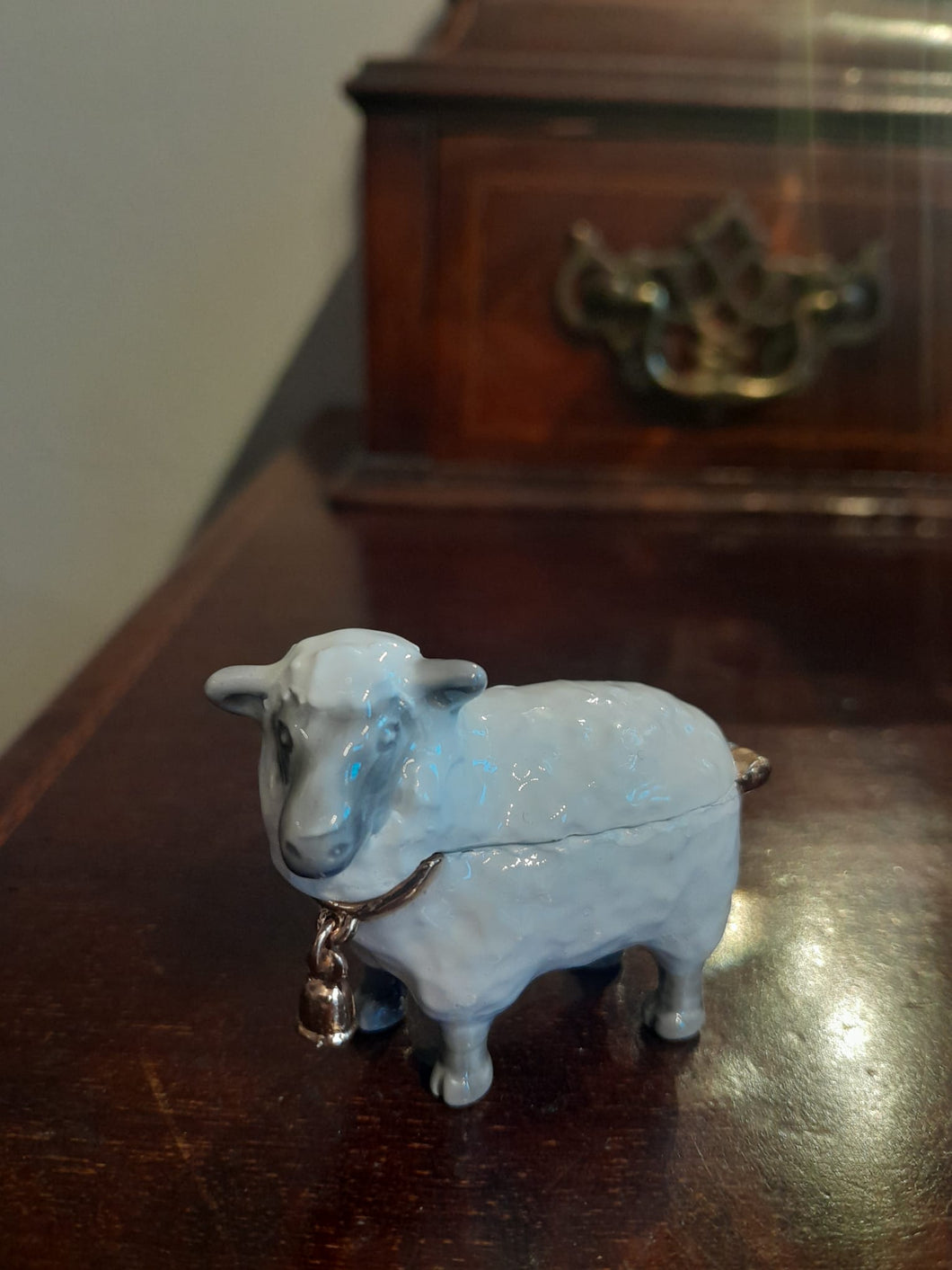 Vintage Style Trinket Box - Pet a Lamb