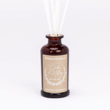 Load image into Gallery viewer, Reed Diffuser - Dadaí na Nollaig # Father Christmas
